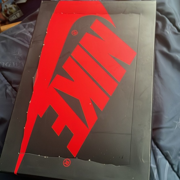 “Off White Jordan 1 UNC” - Picture 5 of 5